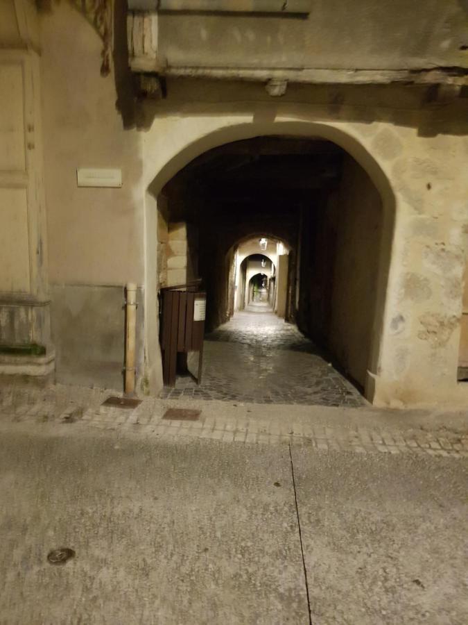 39 Tour De Ville Monflanquin Dış mekan fotoğraf